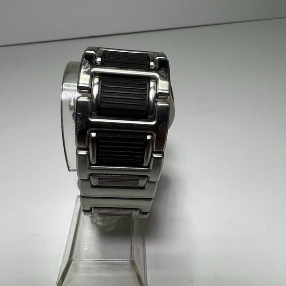 Invicta Mens Hypromax Model 29575 Stainless Steel Quartz Watch - Picture 5 of 7